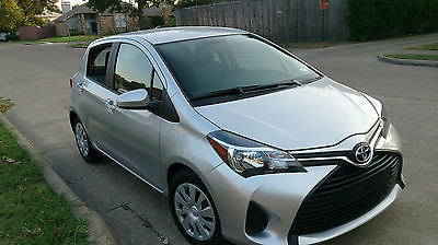 Toyota : Yaris LE Hatchback 4-Door 2015 toyota yaris le hatchback 4 door 1.5 l 1700 miles new condition warranty