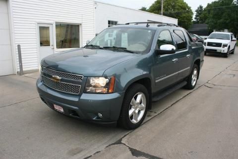 2010 CHEVROLET AVALANCHE 4 DOOR CREW CAB SHORT BED TRUCK