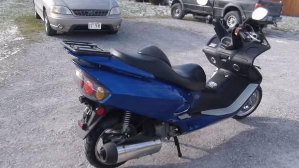2011 JonWay YY250T Scooter, 660 miles