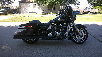 Harley-Davidson : Touring 2011 harley davidson street glide 103 cu black bought new factory maintained