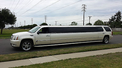Cadillac : Other 200'' stretched limousine  2007 stretched cadillac escalade limousine