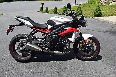 Triumph : Street Triple 2013 triumph street triple r white low miles like new condition no reserve