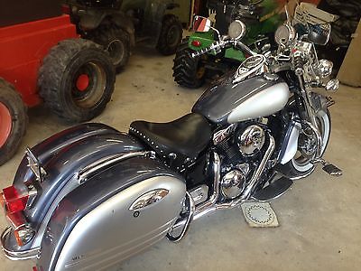 Kawasaki : Vulcan 1500 cc fuel injected v twin nomad excellent shape lower miles many upgrades