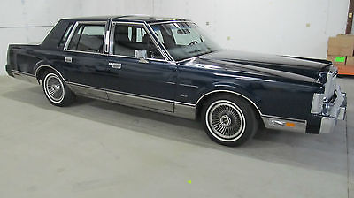 Lincoln : Town Car Signature Series 1988 lincoln town car one owner family estate babied mint condition
