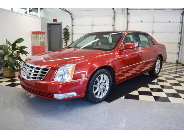 Cadillac : DTS 4dr Sdn Luxu 2011 v 8 w 67 k make an offer certified rebuildable car repairable damage wreck