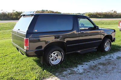 Chevrolet : Blazer black 1983 s 10 blazer 355 small block awesome stereo runs strong