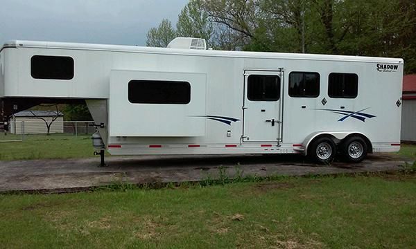 2014 25’ Shadow 3 stall horse trailer w/slide