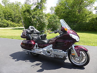 Honda : Gold Wing Dark Red,  excelent condition