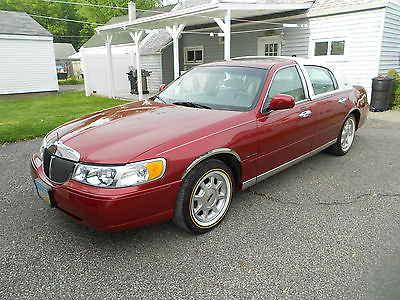 Lincoln : Town Car Signature Sedan 4-Door 2000 lincoln town car signature with rare factory color combo