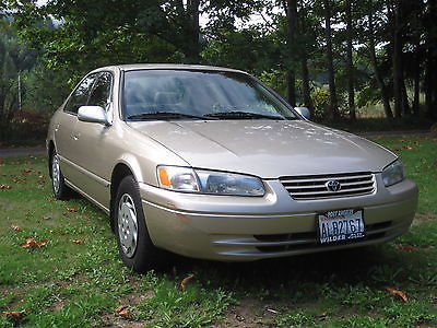 Toyota : Camry LE Sedan 4-Door 1998 toyota camry le sedan 4 door 2.2 l