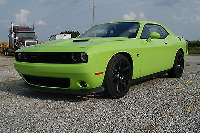 Dodge : Challenger Scat Pack Coupe 2-Door 2015 dodge challenger r t scat pack 485 hp 6.4 l 8 speed auto leather loaded nice