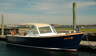 MacKenzie Cuttyhunk Bassboat
