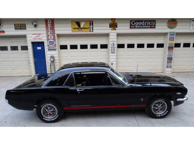 Ford : Mustang GT BLACK ON BLACK....GT....289 HIPO.....REPLICA....NICE CAR