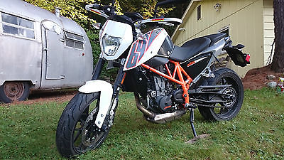 KTM : Other 2013 ktm duke 690 low mileage excellent condition