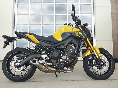 Yamaha : FZ 2015 fz 09 cadmium yellow 847 cc motor 6 spd extremely clean w very low miles