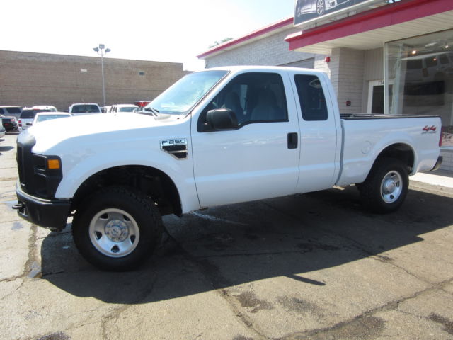 Ford : F-250 4WD SuperCab White F250 Supercab XL 86k Miles 4X4 Tow Pkg Bed Liner Ex Fed PU
