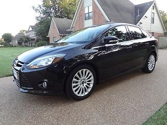 Ford : Focus Titanium NONSMOKER, TITANIUM, NAVIGATION, SUNROOF, HEATED SEATS, SYNC, PERFECT CARFAX!