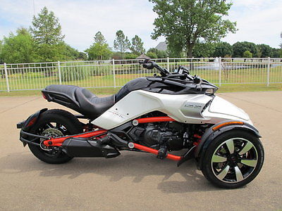 Can-Am Spyder F3 S Can Am Spyder F3 S trim, Electronic shift, Brembo ABS Brakes, Factory Warranty