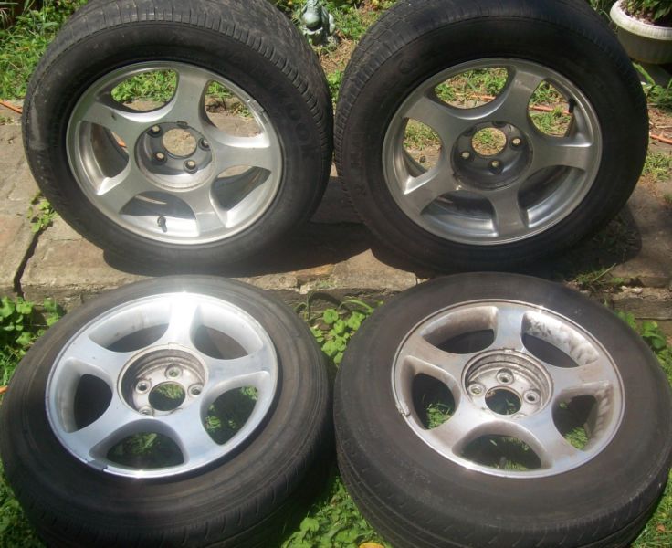 Set of 4 Ford Mustang 2001