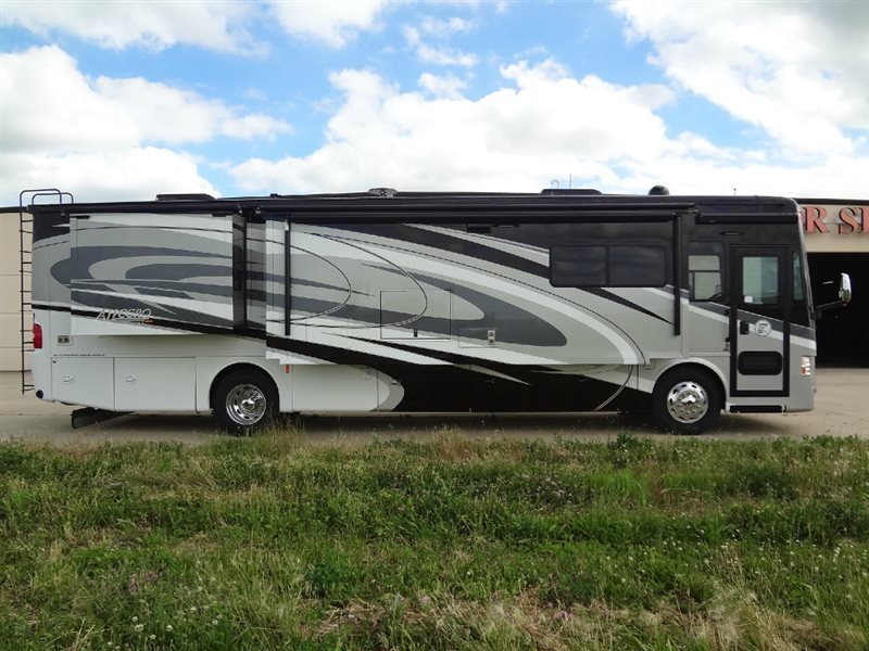 2016 Tiffin Motorhomes Allegro RED 37 PA