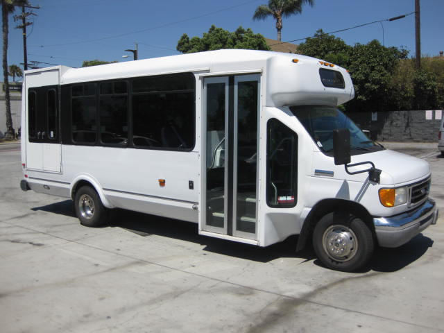 2004 Eldorado National Aerotech  Bus