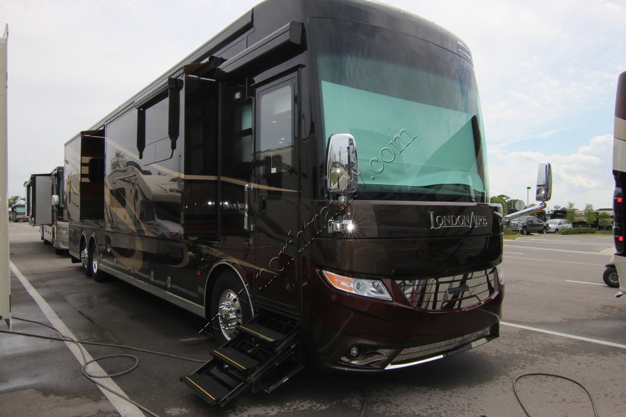 2017 Newmar London Aire 4553