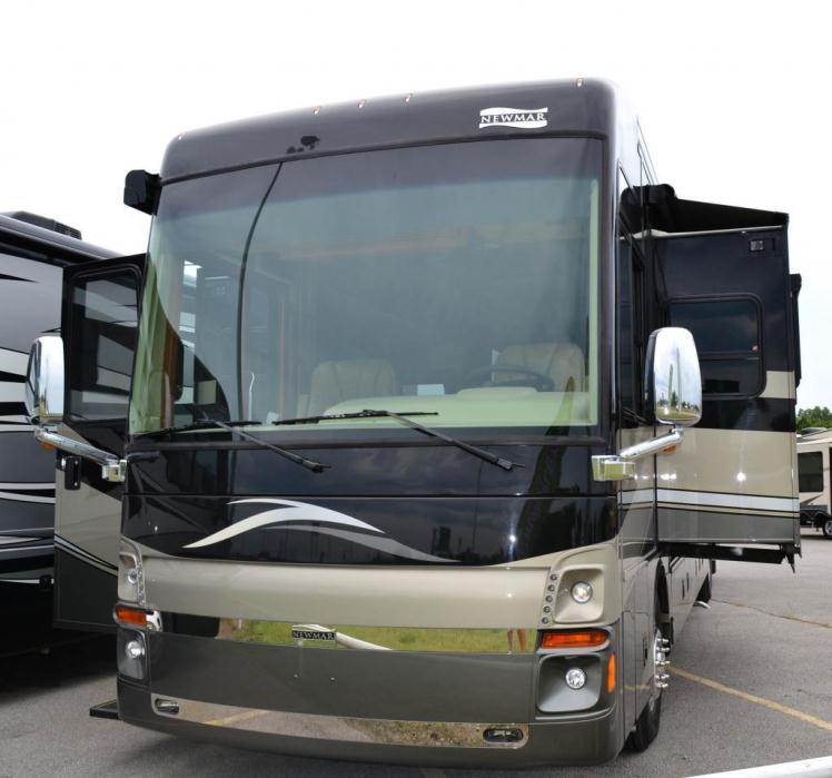 2012 Newmar Mountain Aire 4330