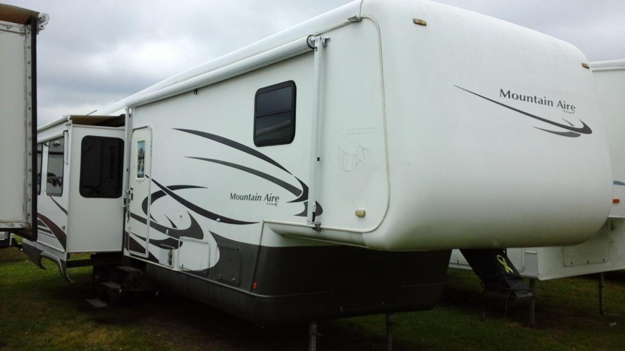2003 Newmar Mountain Aire 38CKRL
