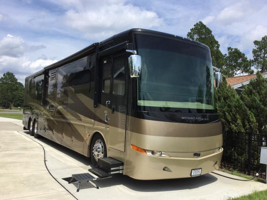 2010 Newmar Mountain Aire 4528