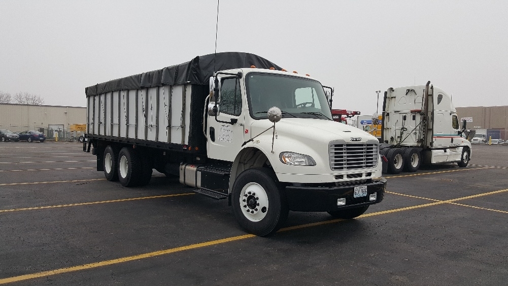2014 Freightliner Business Class M2 106  Flatbed Truck