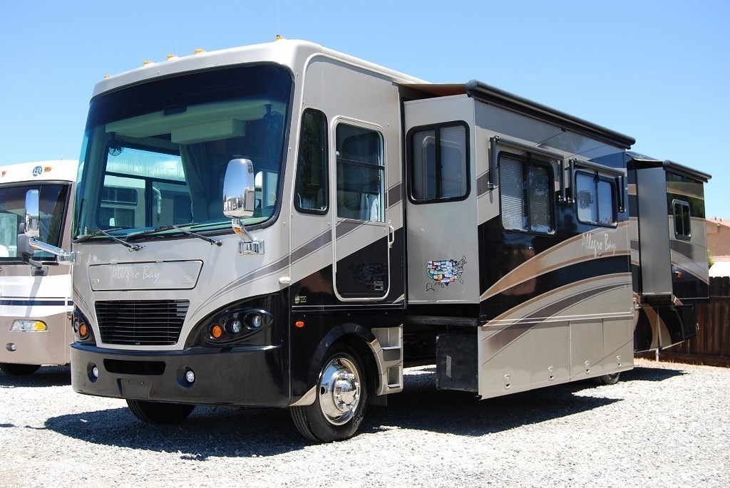 2007 Tiffin Motorhomes ALLEGRO BAY 37QDB 4 SLIDES AND LOADED WITH UPGRADES!