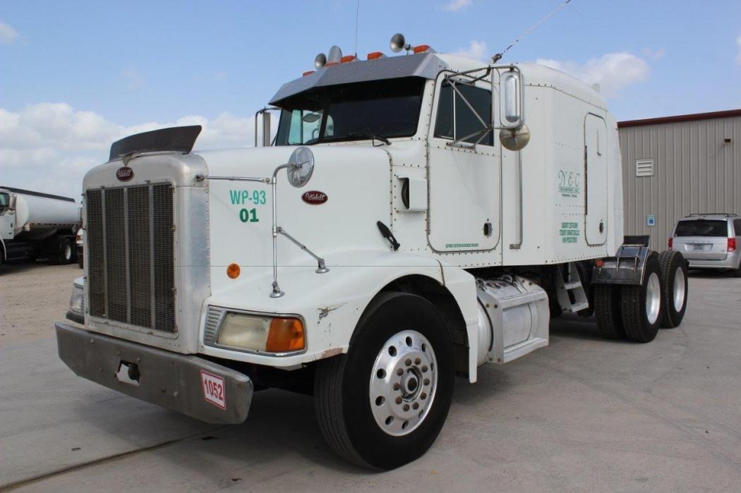 1993 Peterbilt 377  Conventional - Sleeper Truck