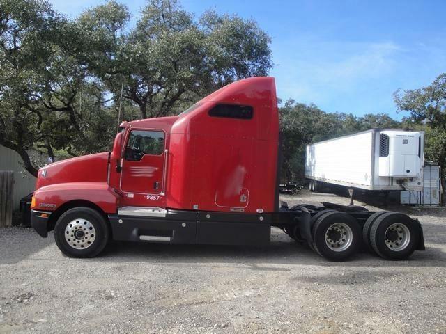 2007 Kenworth T600  Conventional - Day Cab