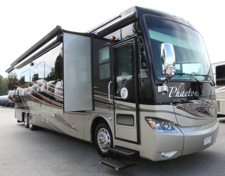 2014 Tiffin Motorhomes Inc PHAETON 42LH