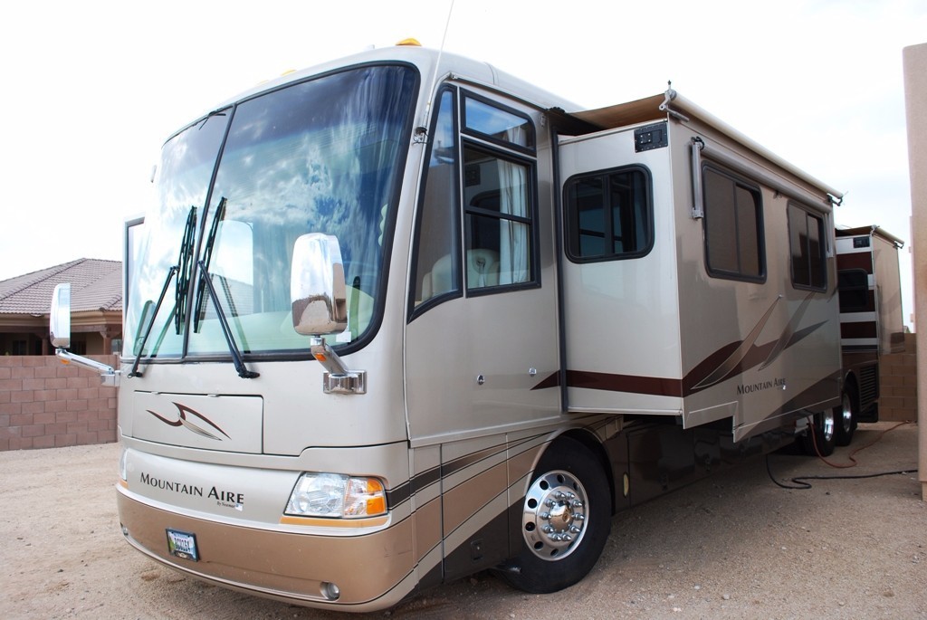 2005 Newmar Mountain Aire