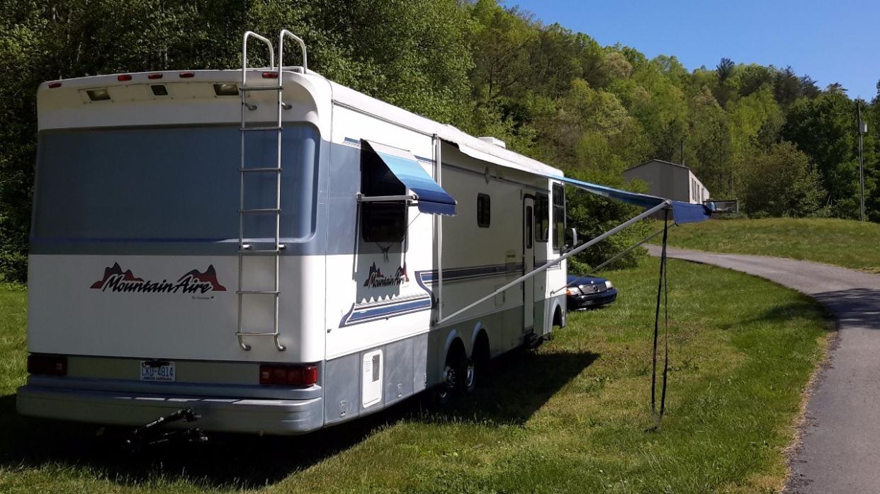 1995 Newmar Mountain Aire 38