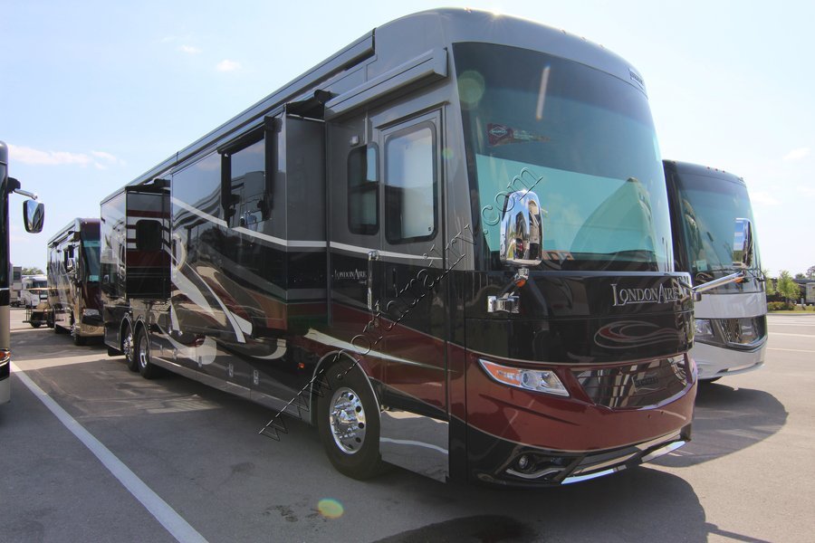 2017 Newmar London Aire 4513