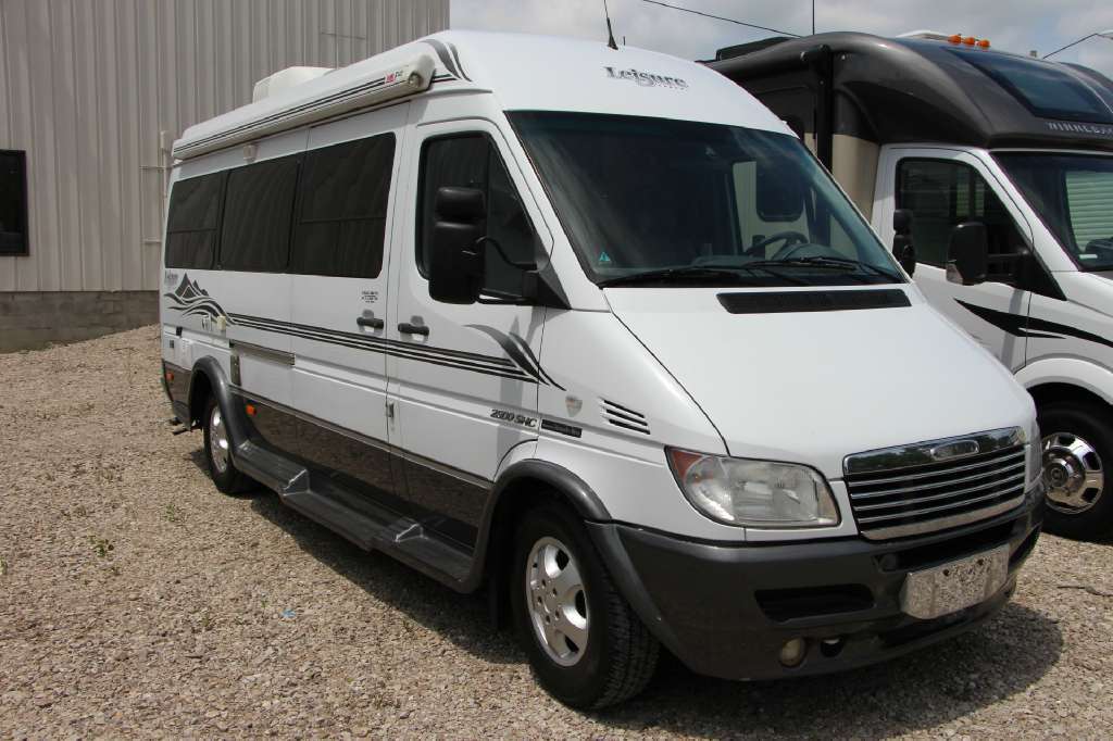 2005 Leisure Travel Vans Free Spirit 210B