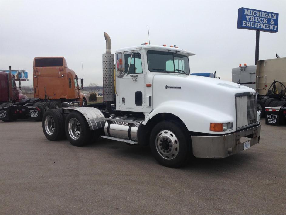 1996 International 9400  Conventional - Day Cab