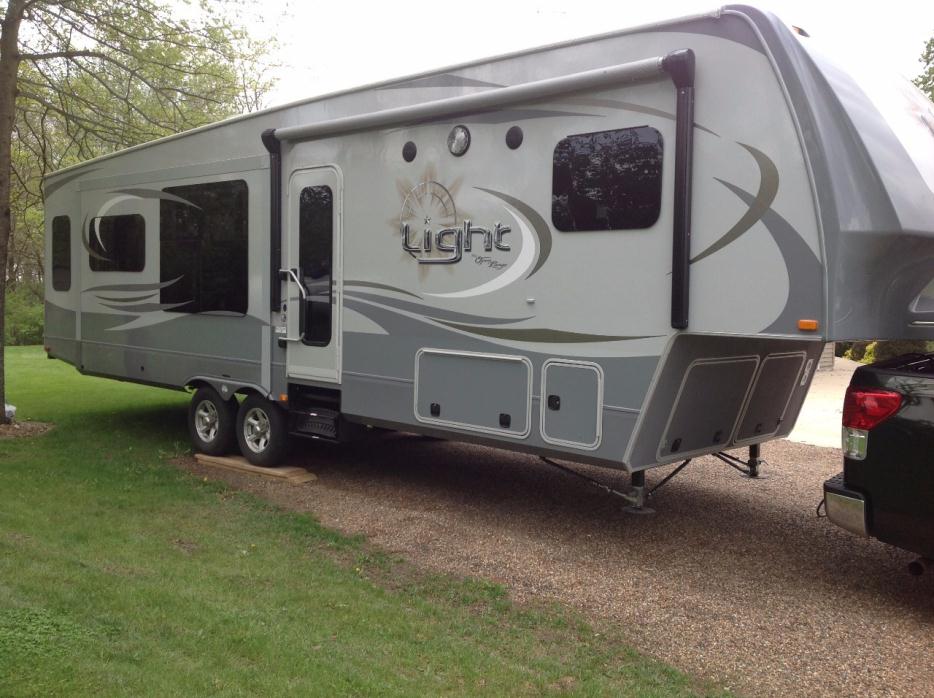 2015 Open Range Light 305BHS