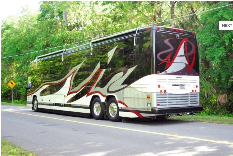 2006 Prevost Featherlite Vantare'