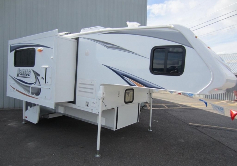 2015 Lance Truck Campers 1052