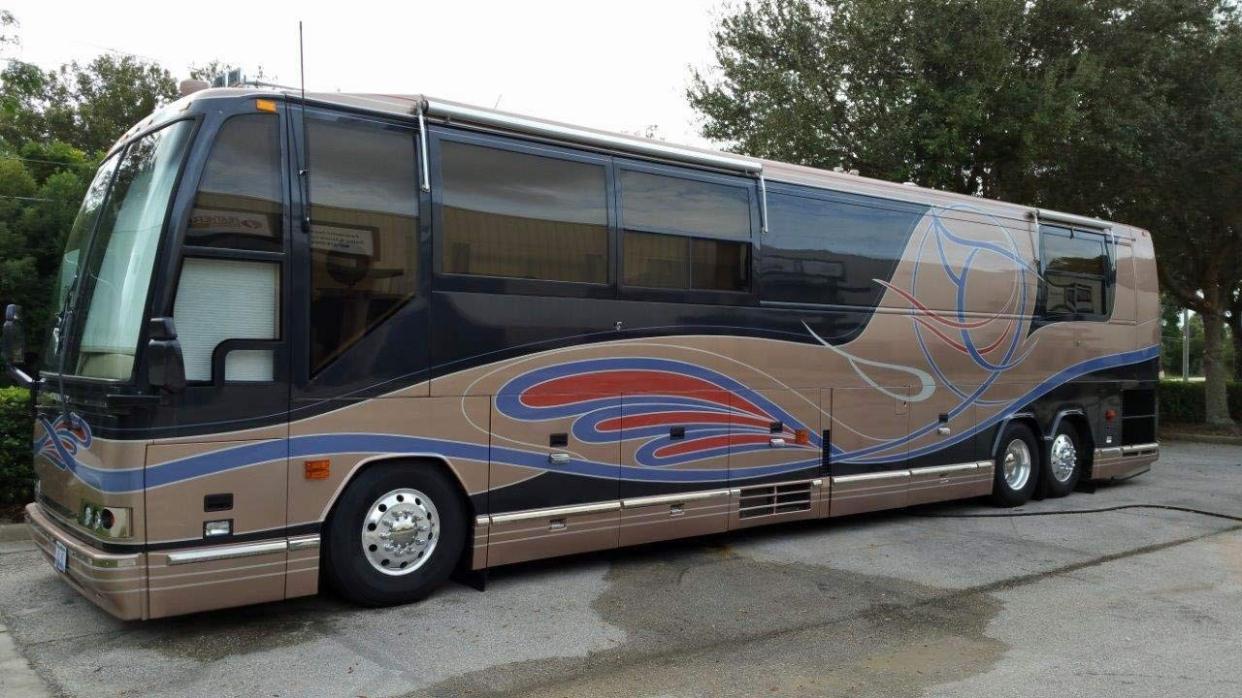 1999 Prevost Featherlite Vantare