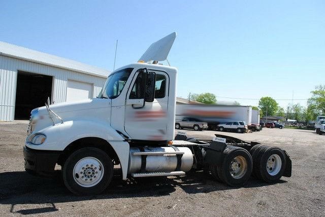 2007 Freightliner Columbia 120  Cab Chassis