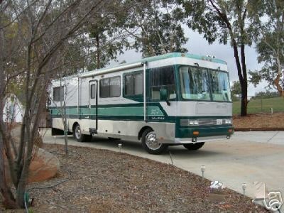 1996 Safari Sahara 33' Diesel Pusher