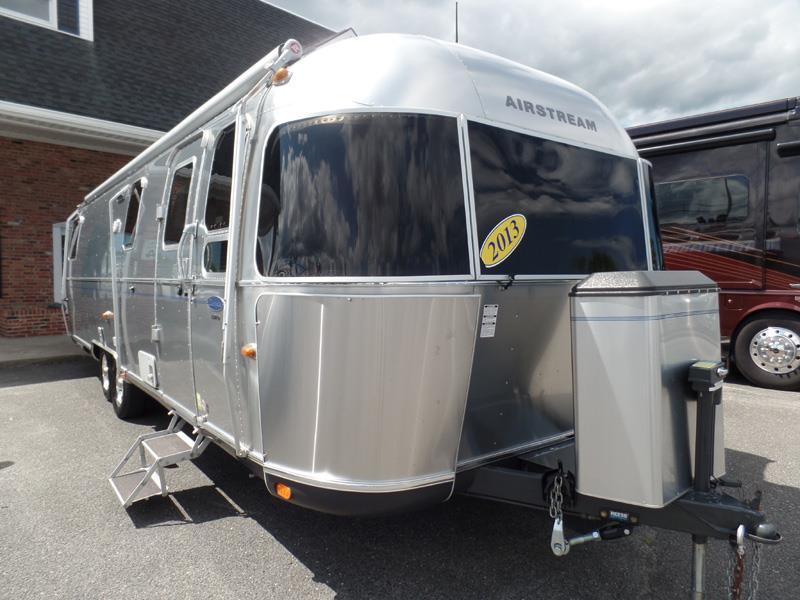 2013 Airstream Classic Limited 31W Queen