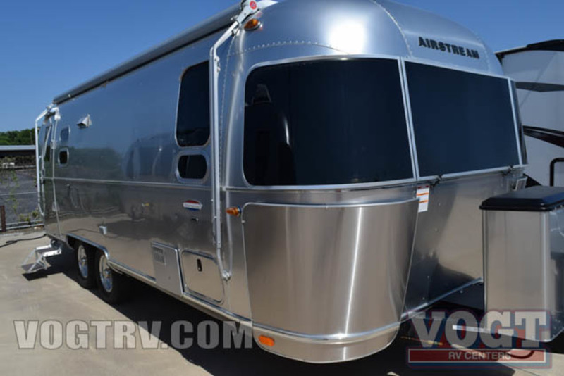 2017 Airstream International Signature 25FB