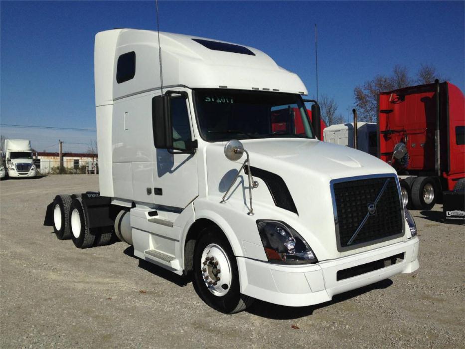 2012 Volvo Vn 670  Conventional - Sleeper Truck