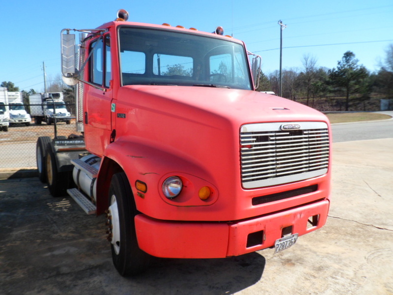1999 Freightliner Fl112  Conventional - Day Cab