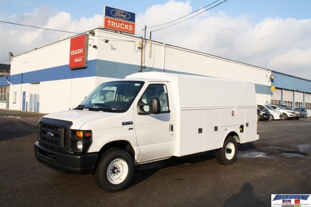 2016 Ford Econoline Commercial Cutaway  Utility Truck - Service Truck